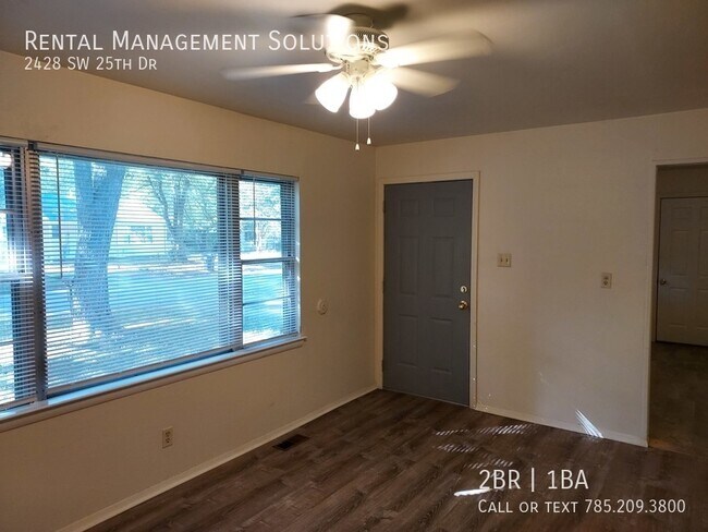 Foto del edificio - *NEAR WASHBURN UNIVERSITY CAMPUS* 2428 SW ...
