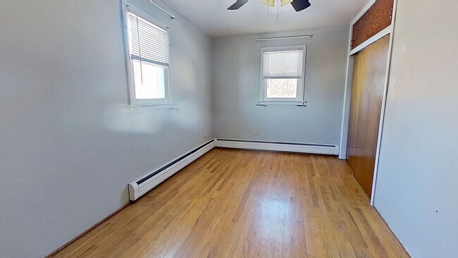 Foto del edificio - 2 BR  Apartment