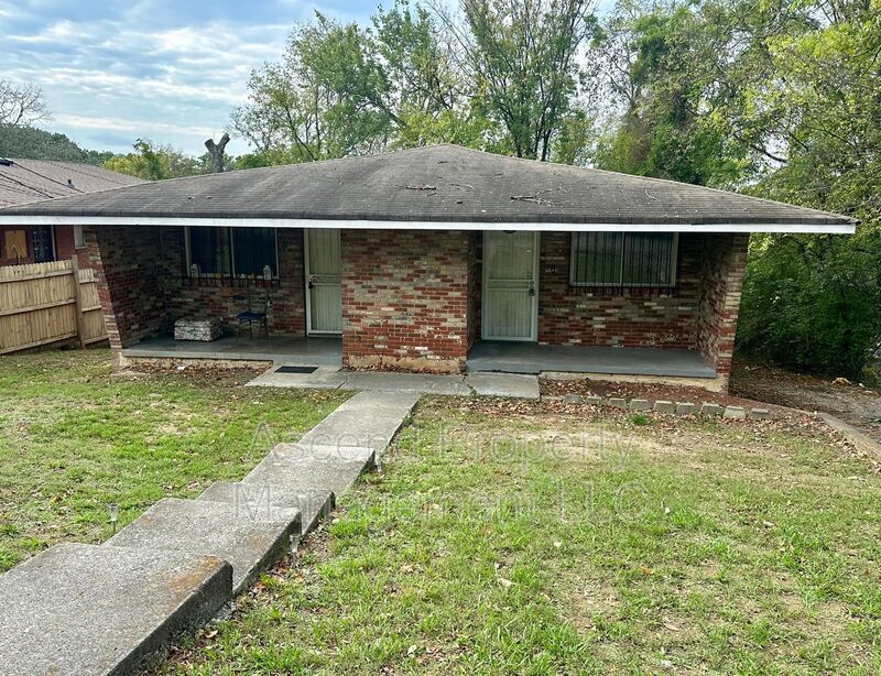 Primary Photo - 2506 Laura St