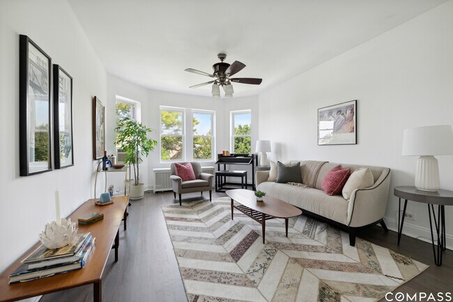 Foto del edificio - 2839 N Sawyer Ave