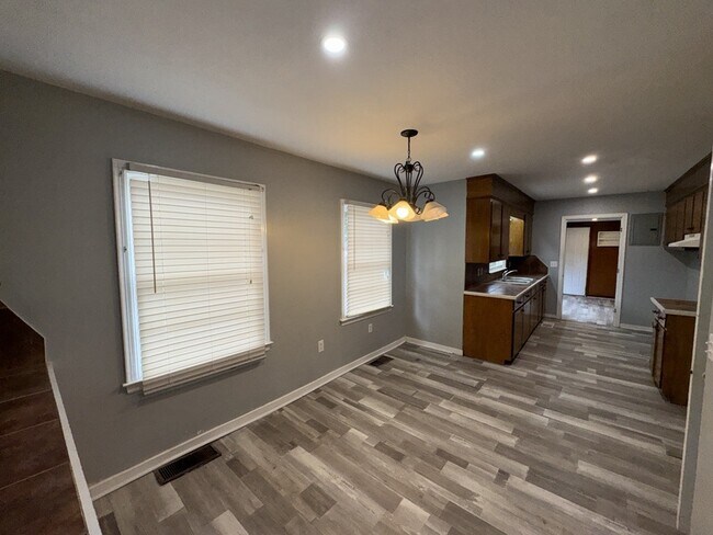 Building Photo - 249 S Sunset Ter