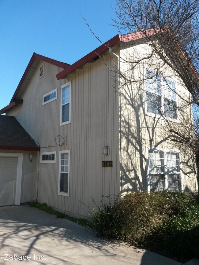 Building Photo - 4 br, 2 bath House - 2708 Sycamore Lane