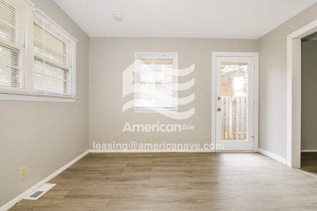 Foto del edificio - 8549 Meredith Ave