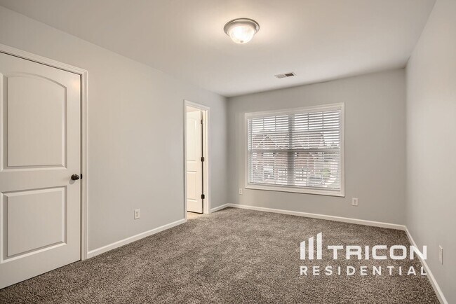 Foto del edificio - 1004 Emerson Ln