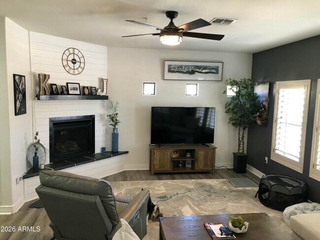 Building Photo - 21320 N 56th St