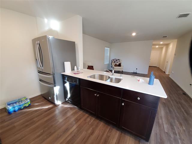 Foto del edificio - 414 Sweetshade Ln