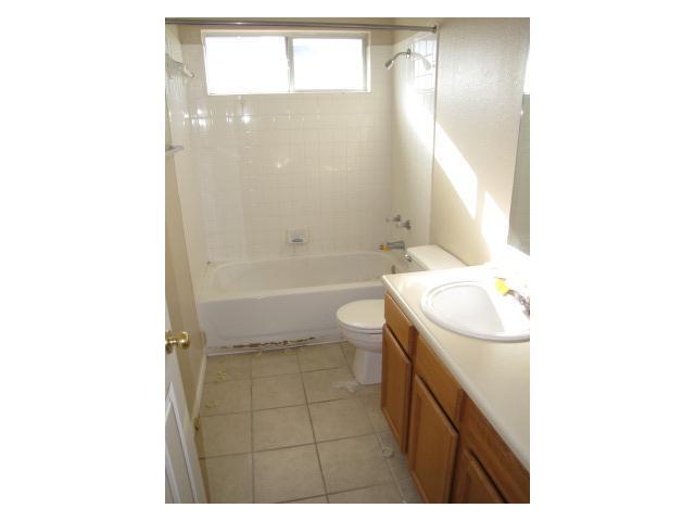 Building Photo - Nice Duplex in Round Rock