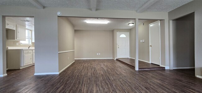 Building Photo - 23019 Tree Bright Ln