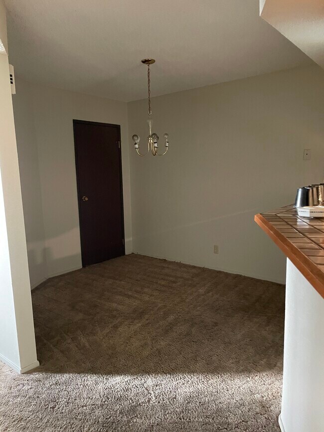 Foto del edificio - 2080 Karen Ave