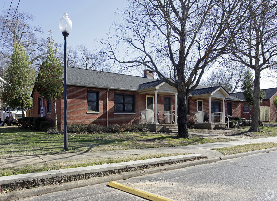 Primary Photo - Brook Haven Apartments