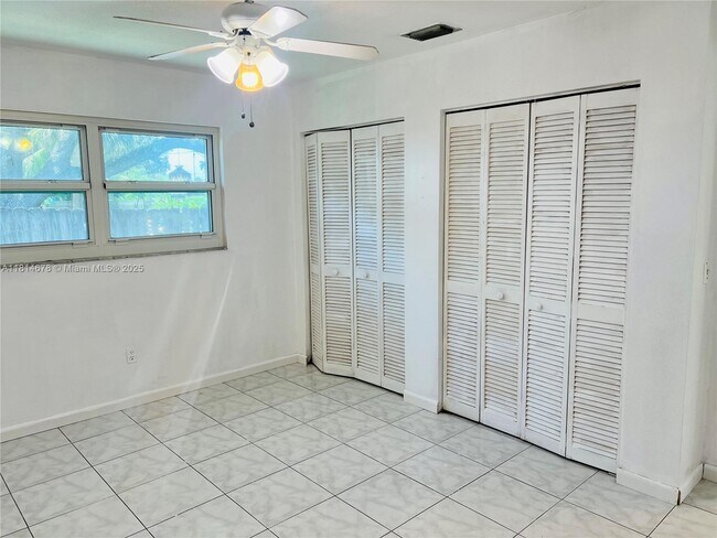 Foto del edificio - 4680 SW 29th Terrace