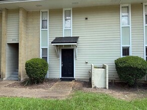 Building Photo - 600 Mary Beth Ave