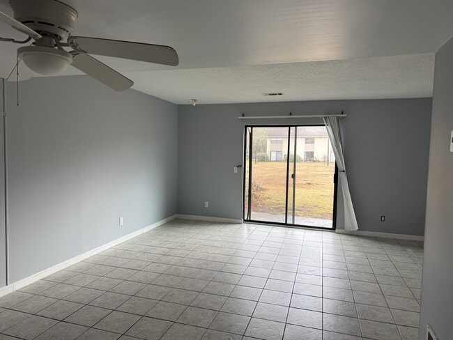 Foto del edificio - 901 Olmstead Dr