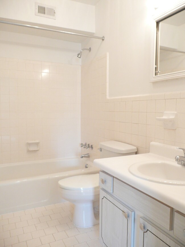 Elmhurst Sedgefield Apartment Homes Apartments Charlotte, NC