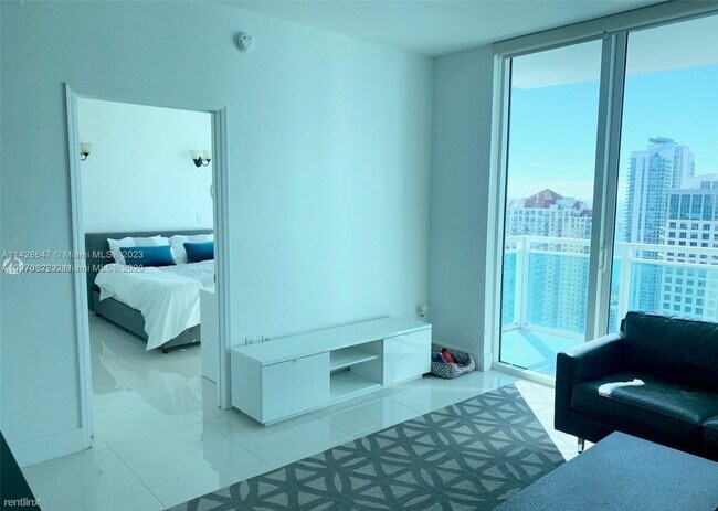 Foto del edificio - 2 br, 2 bath Condo - 950 Brickell Bay Dr U...