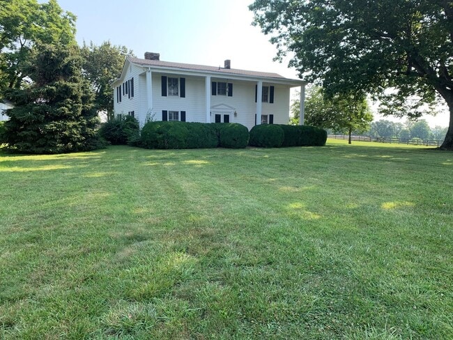 Building Photo - 2 Story Historic Home Near New London Academy
