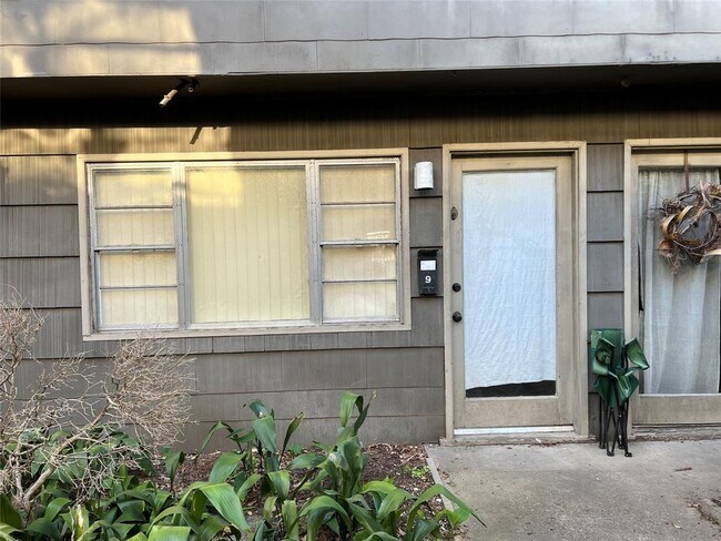 Building Photo - 2301 Norfolk St