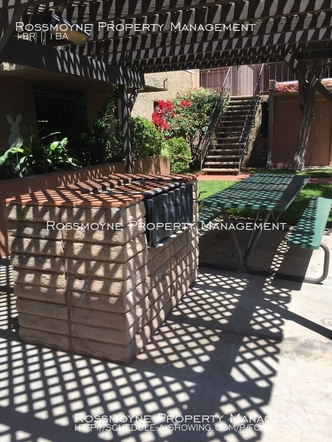 Building Photo - 1 Bedroom 1 Bath Condo in Gated Community