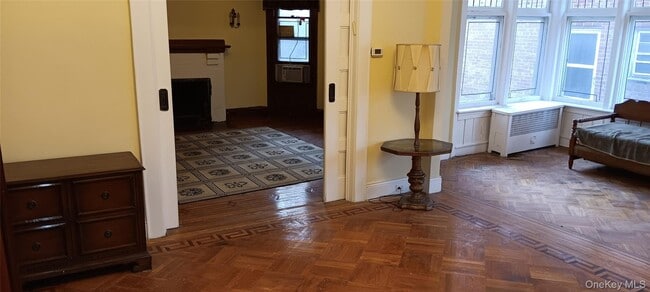 Foto del edificio - 84-36 Abingdon Rd