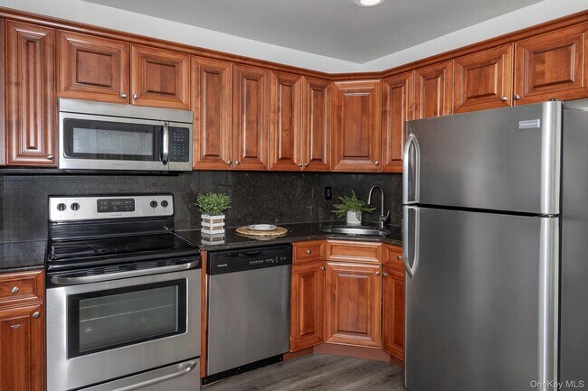 Foto del edificio - 721 Greenbriar Dr