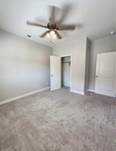 Building Photo - 3141 Piranha Dr