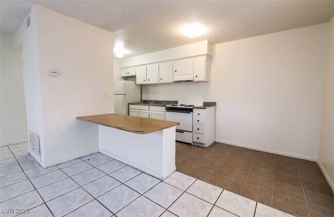 Foto del edificio - 833 N Bruce St