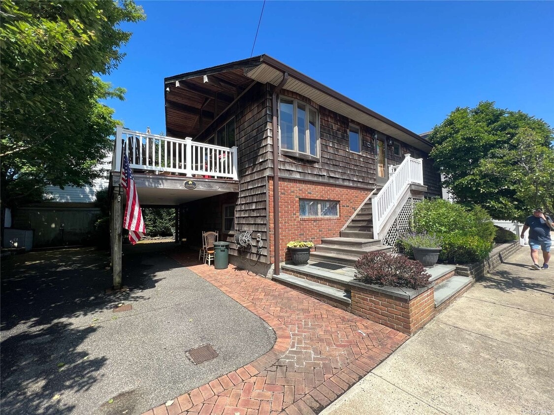 71 Garden City Ave, Point Lookout, NY 11569 House Rental in Point