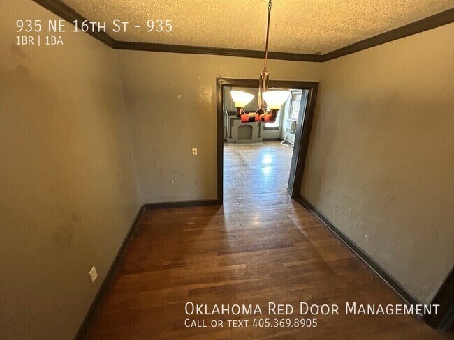 Foto del edificio - 935 NE 16th St