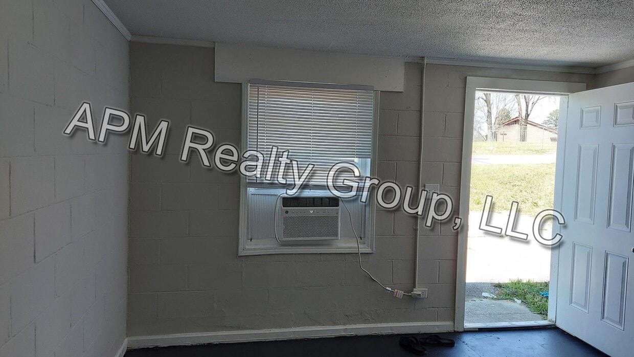 Primary Photo - Updated apartment off Harden Street
