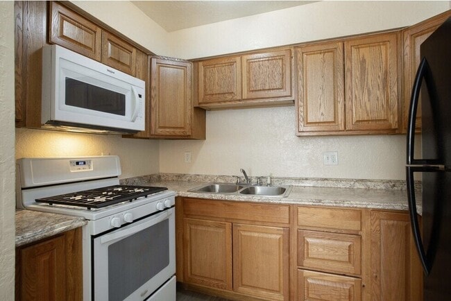 Building Photo - Vail Manor Apartments