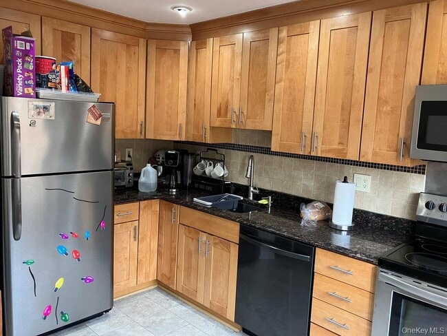 Foto del edificio - 1404 Pondcrest Ln