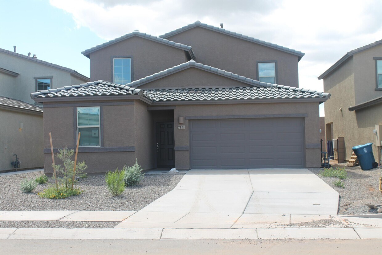 Primary Photo - 7111 W Jadewood Ln