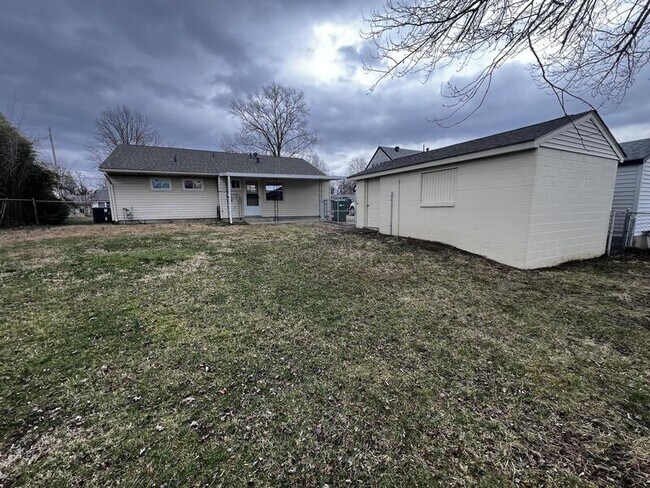 Building Photo - 4824 Redstart Rd