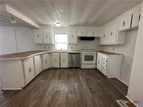 Building Photo - 311 Meadow Lake Dr