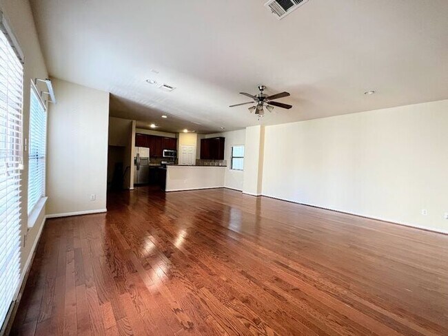Building Photo - Ready and clean 3 bedrooms in Rice Militar...