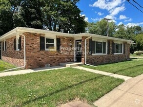 Building Photo - 3010-3012 Willowcreek Rd