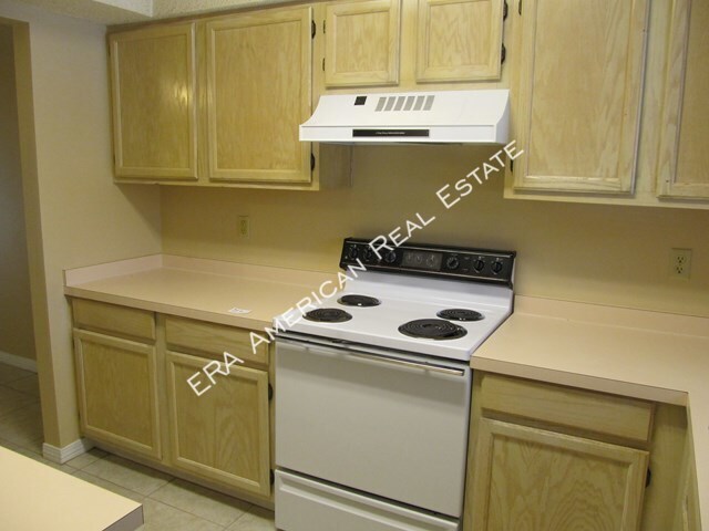 Foto del edificio - 2 bedroom townhome with fenced back yard!