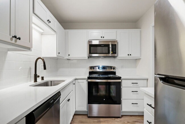 Building Photo - 4934 Whitcomb Dr