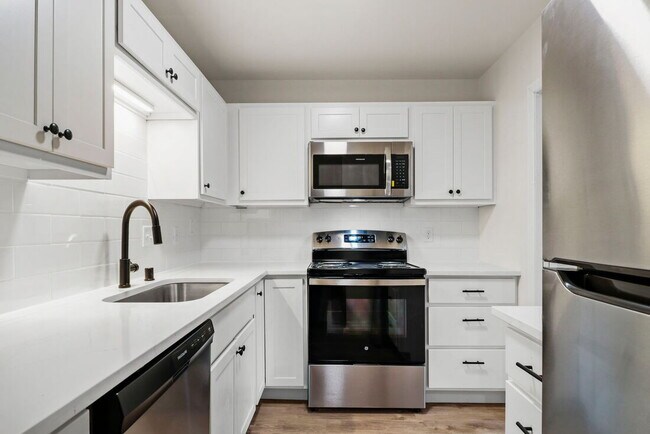 Foto del edificio - 4934 Whitcomb Dr