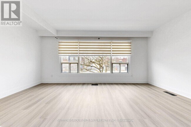 Photo du bâtiment - 809A ST CLAIR AVENUE W