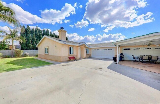 Building Photo - 10614 Firmona Ave