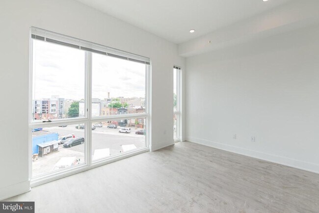 Building Photo - 1622 Point Breeze Ave