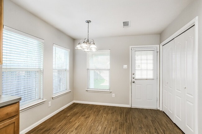 Building Photo - 19242 Hopeview Ct
