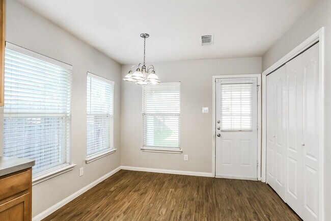Foto del edificio - 19242 Hopeview Ct