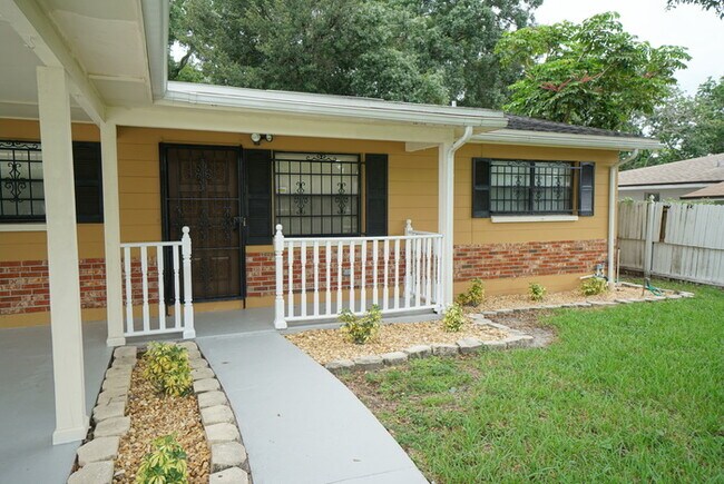 Building Photo - 2709 W Osborne Ave