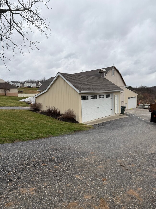 Foto del edificio - 7350 Seneca Ridge Dr