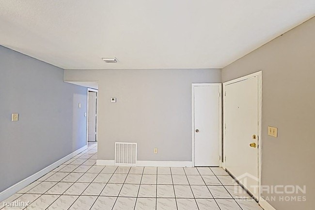 Building Photo - 2921 NW 189th St