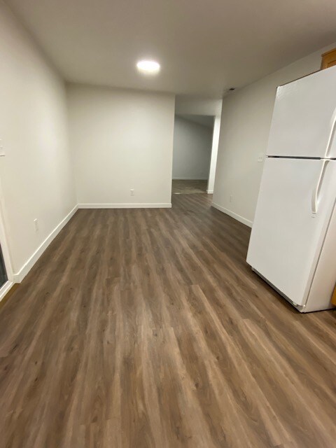 Building Photo - 1039 B Loop