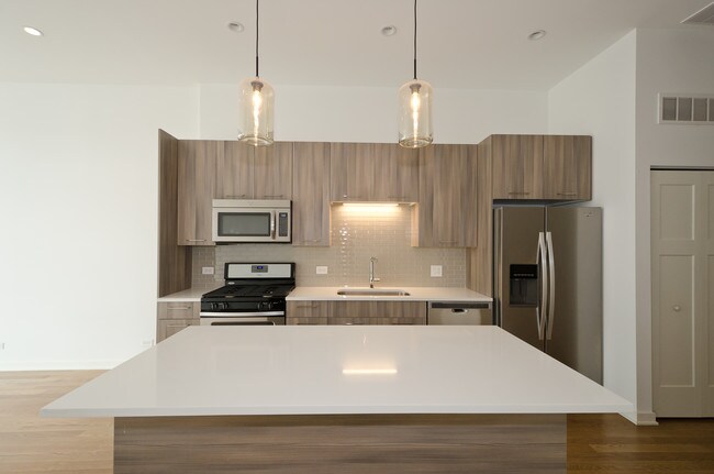 Foto del edificio - 1510 W Division St