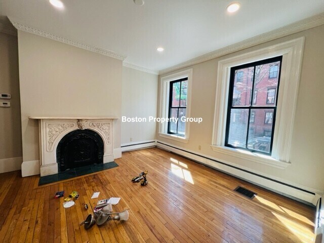 Building Photo - 31 E Springfield St